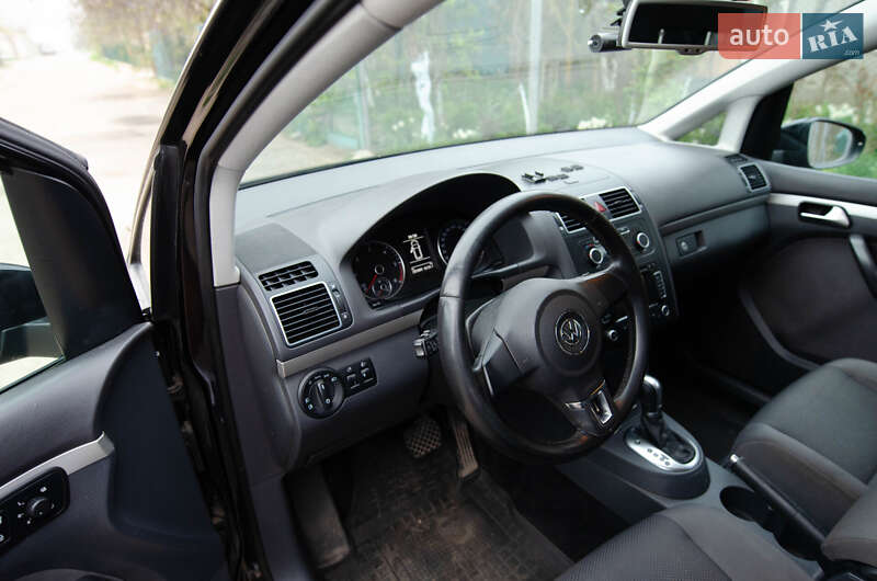 Мінівен Volkswagen Touran 2014 в Одесі
