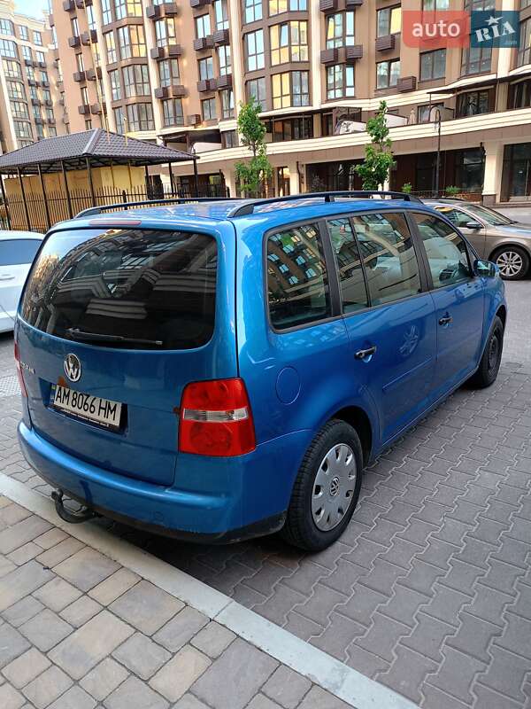 Минивэн Volkswagen Touran 2005 в Олевске