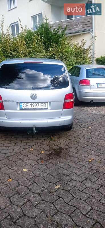 Минивэн Volkswagen Touran 2004 в Черновцах