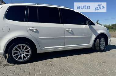 Микровэн Volkswagen Touran 2011 в Снятине