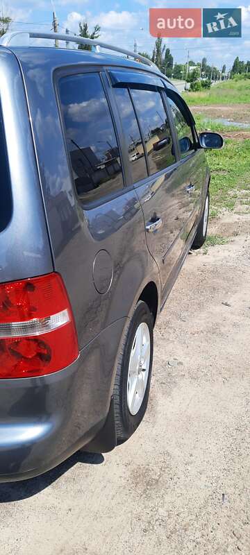 Минивэн Volkswagen Touran 2005 в Харькове