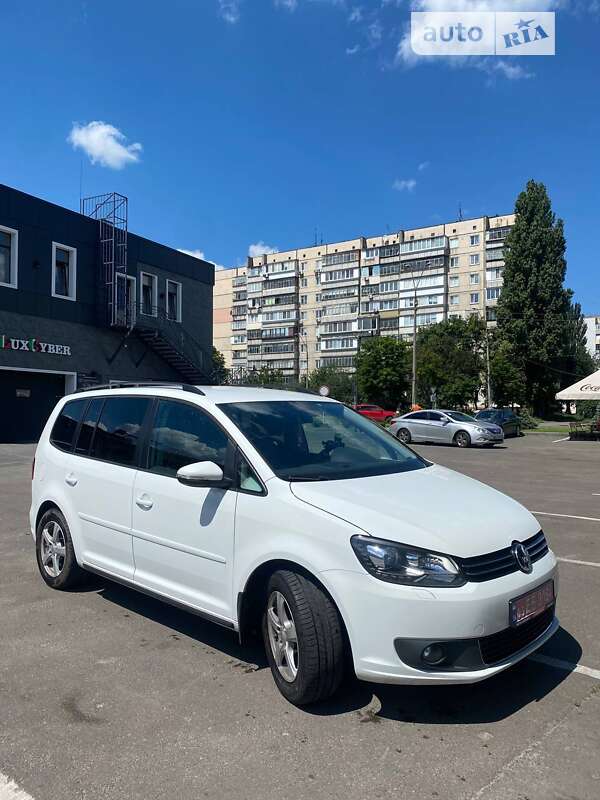 Минивэн Volkswagen Touran 2015 в Броварах