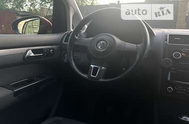 Минивэн Volkswagen Touran 2011 в Сокале