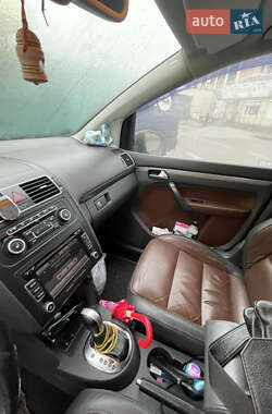 Минивэн Volkswagen Touran 2012 в 