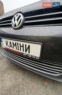 Минивэн Volkswagen Touran 2012 в 