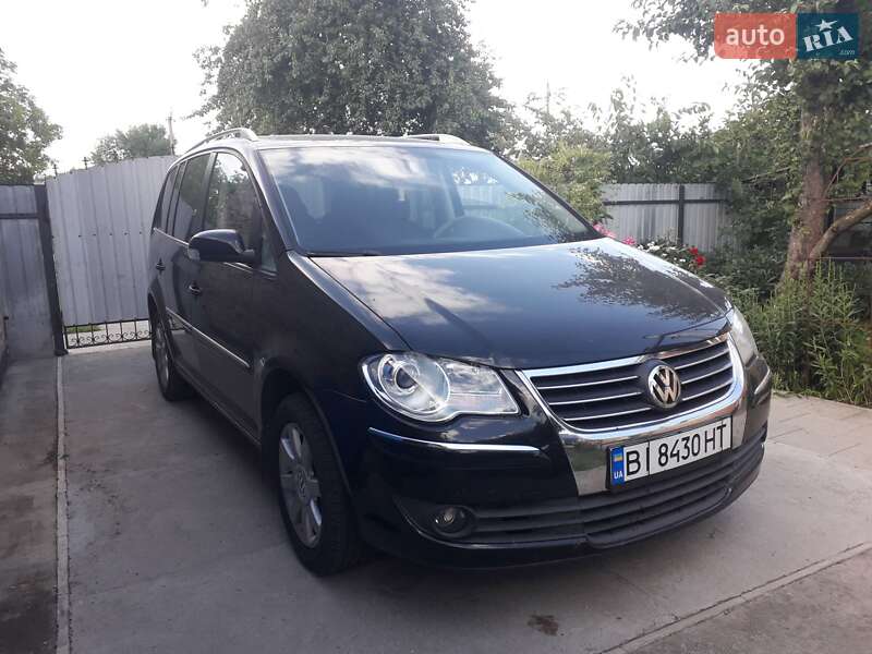 Минивэн Volkswagen Touran 2007 в Шишаки