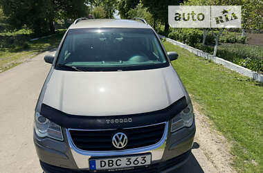 Минивэн Volkswagen Touran 2009 в Ровно