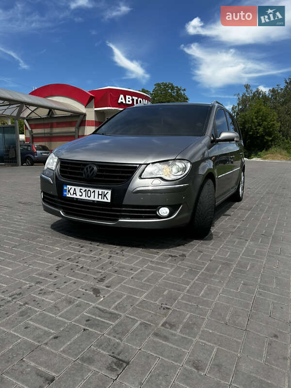 Мінівен Volkswagen Touran 2007 в 