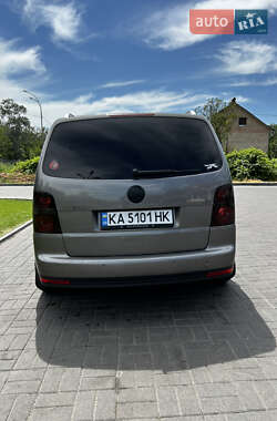 Мінівен Volkswagen Touran 2007 в 