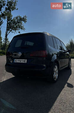 Минивэн Volkswagen Touran 2011 в 