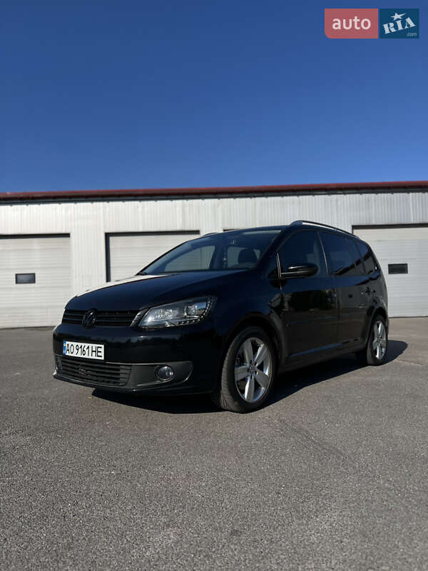 Минивэн Volkswagen Touran 2011 в 