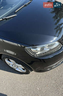 Минивэн Volkswagen Touran 2011 в 
