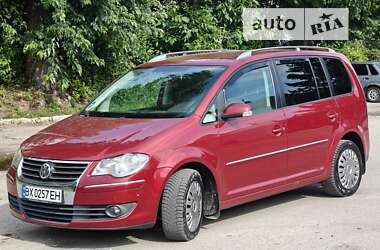 Мінівен Volkswagen Touran 2008 в Тернополі