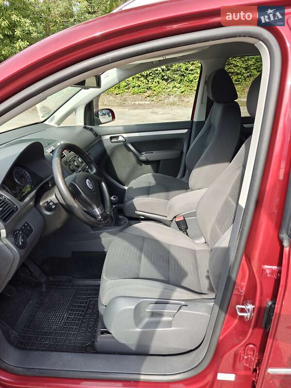Мінівен Volkswagen Touran 2008 в Нетішині