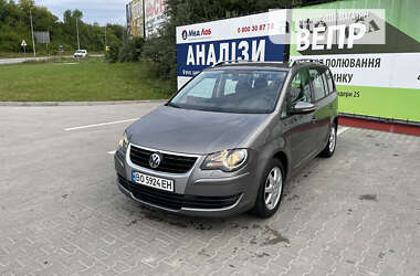 Мінівен Volkswagen Touran 2010 в Тернополі