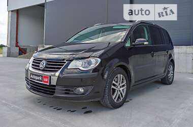 Минивэн Volkswagen Touran 2010 в Львове