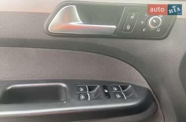 Минивэн Volkswagen Touran 2012 в 