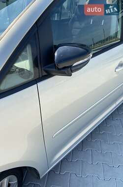 Минивэн Volkswagen Touran 2012 в 