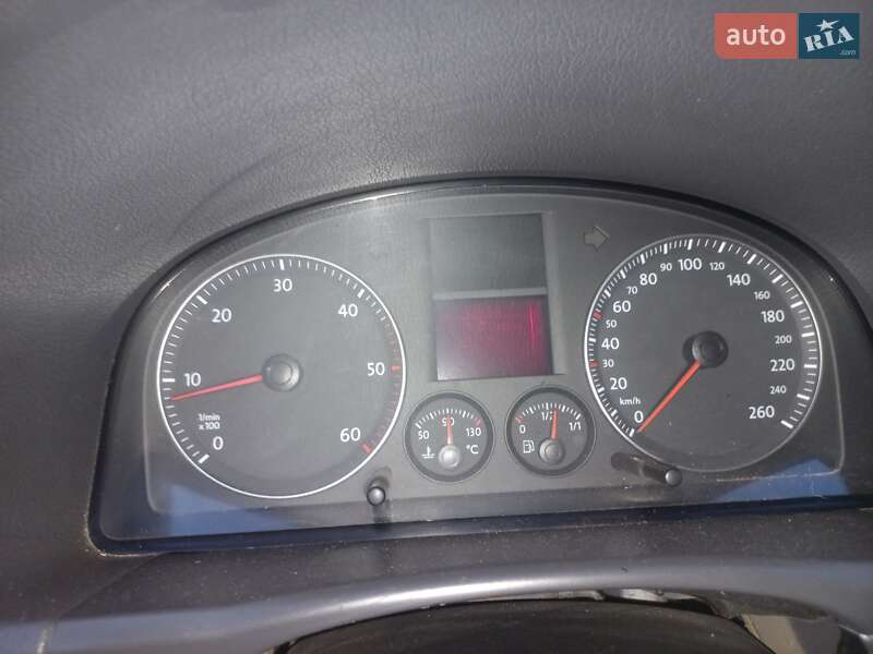 Минивэн Volkswagen Touran 2005 в Николаеве фото 10 Минивэн Volkswagen Touran 2005 в Николаеве