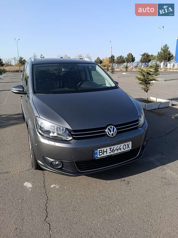 Мінівен Volkswagen Touran 2011 в Одесі