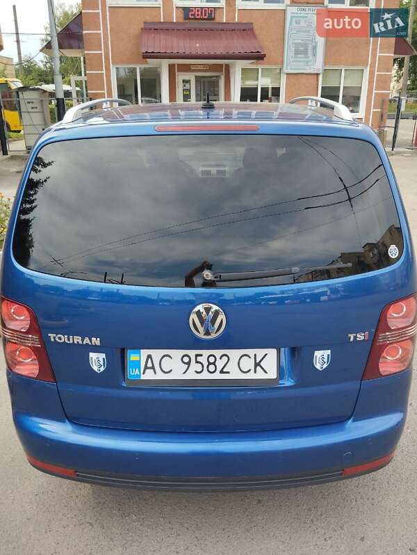 Мінівен Volkswagen Touran 2008 в Луцьку