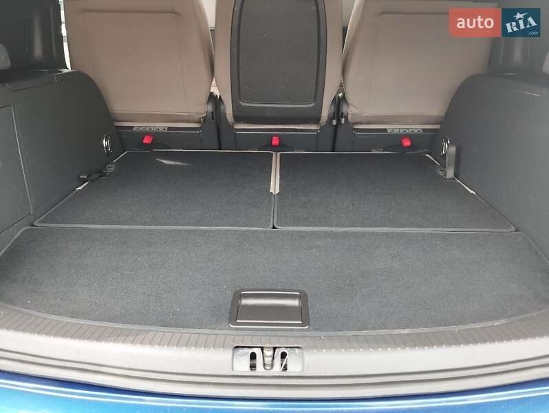 Мінівен Volkswagen Touran 2008 в Луцьку