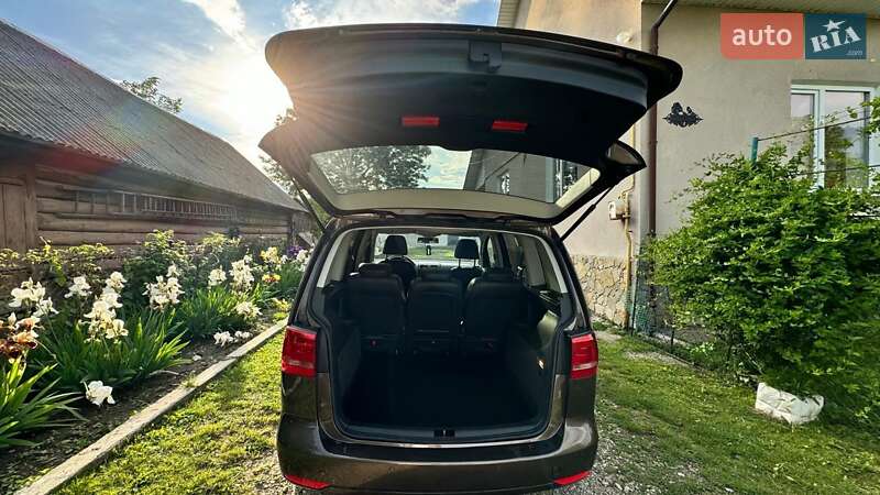 Минивэн Volkswagen Touran 2011 в Самборе