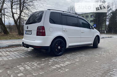 Мінівен Volkswagen Touran 2008 в Новояворівську