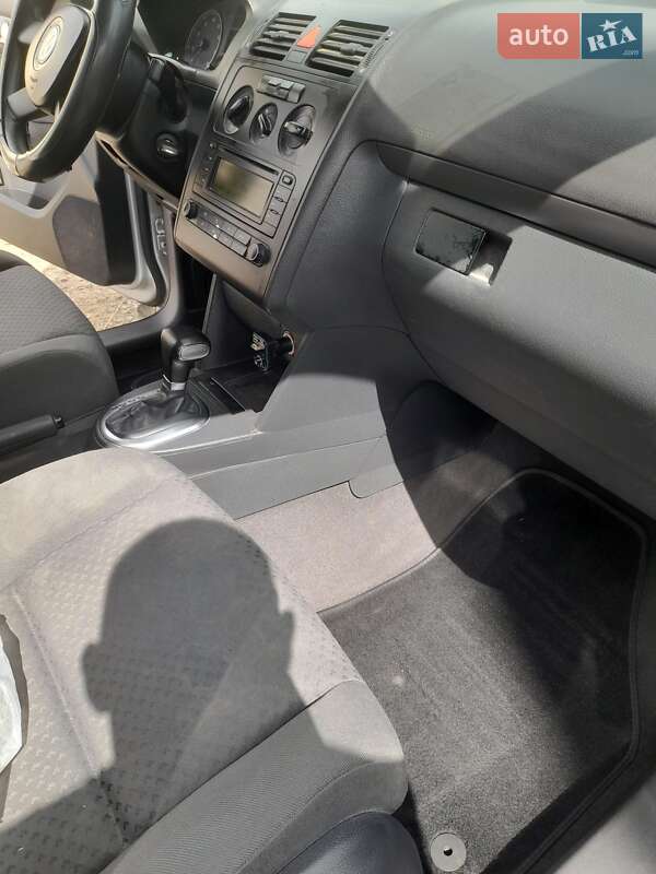 Минивэн Volkswagen Touran 2003 в Городковке