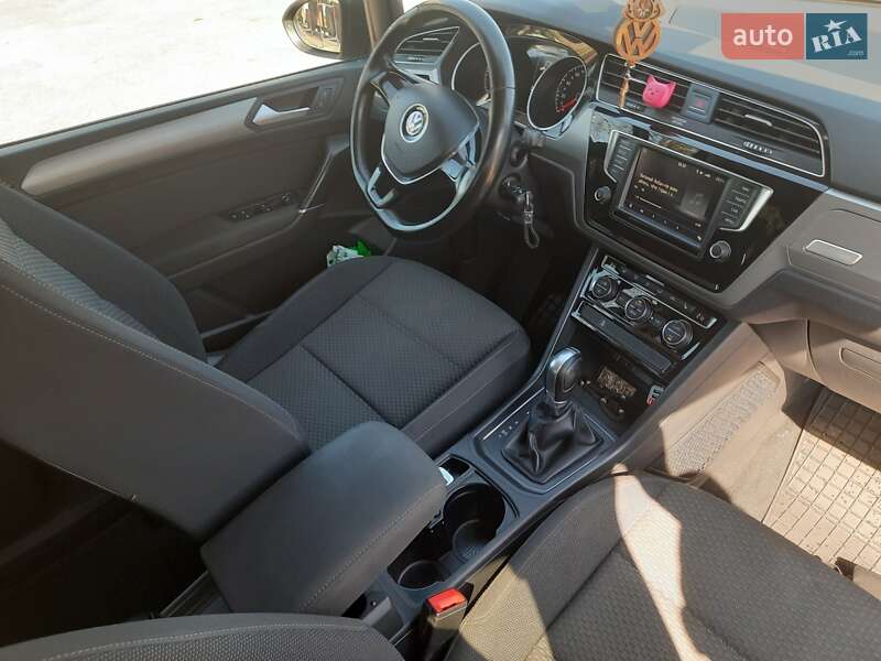 Мікровен Volkswagen Touran 2017 в Коростені