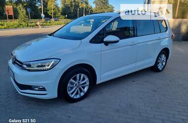 Микровэн Volkswagen Touran 2017 в Ровно