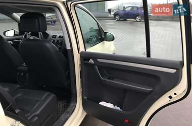 Минивэн Volkswagen Touran 2013 в 
