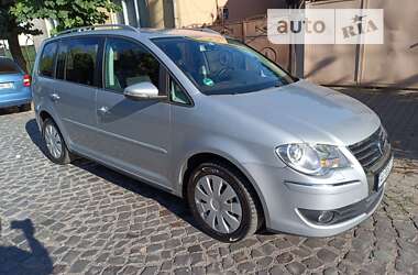 Минивэн Volkswagen Touran 2010 в Мукачево