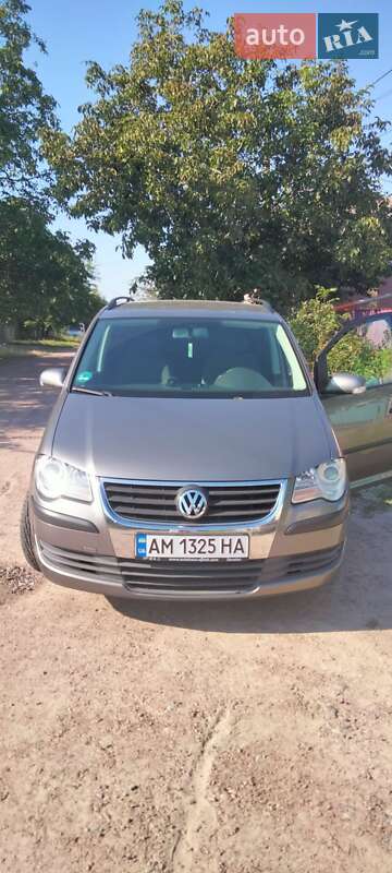Минивэн Volkswagen Touran 2008 в Бердичеве