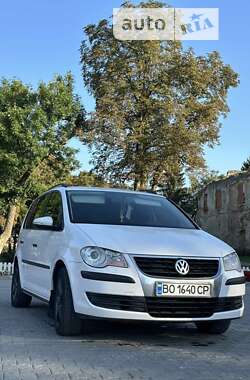 Мінівен Volkswagen Touran 2010 в Бережанах