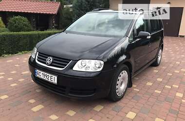 Минивэн Volkswagen Touran 2006 в Нововолынске