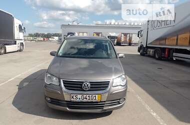 Мінівен Volkswagen Touran 2008 в Одесі