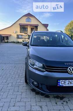 Мінівен Volkswagen Touran 2011 в Чернівцях