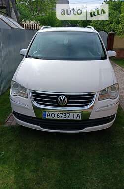 Минивэн Volkswagen Touran 2007 в Иршаве