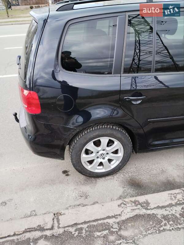 Минивэн Volkswagen Touran 2013 в Киеве