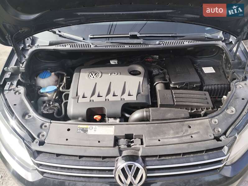 Минивэн Volkswagen Touran 2013 в Киеве