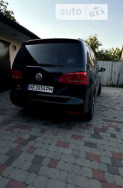 Минивэн Volkswagen Touran 2012 в Новомосковске