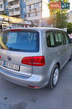 Мінівен Volkswagen Touran 2011 в Дніпрі