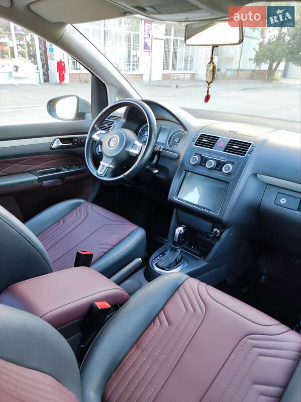 Volkswagen Touran 2011