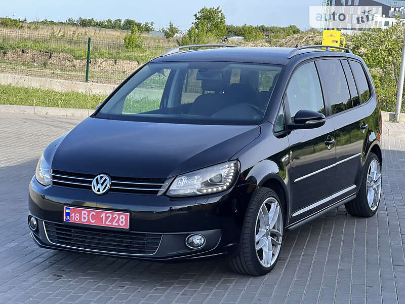 Мінівен Volkswagen Touran 2011 в Рівному