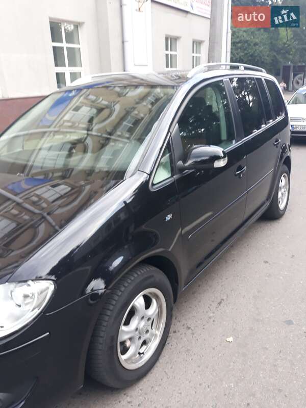 Мінівен Volkswagen Touran 2007 в Житомирі фото 8 Мінівен Volkswagen Touran 2007 в Житомирі