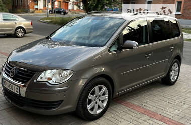 Мінівен Volkswagen Touran 2007 в Дніпрі