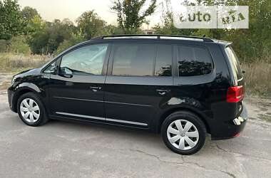 Минивэн Volkswagen Touran 2011 в Коростене