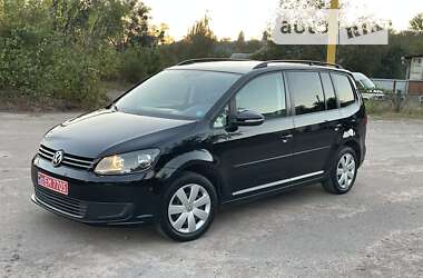 Минивэн Volkswagen Touran 2011 в Коростене