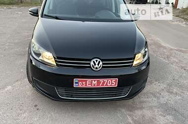 Минивэн Volkswagen Touran 2011 в Коростене